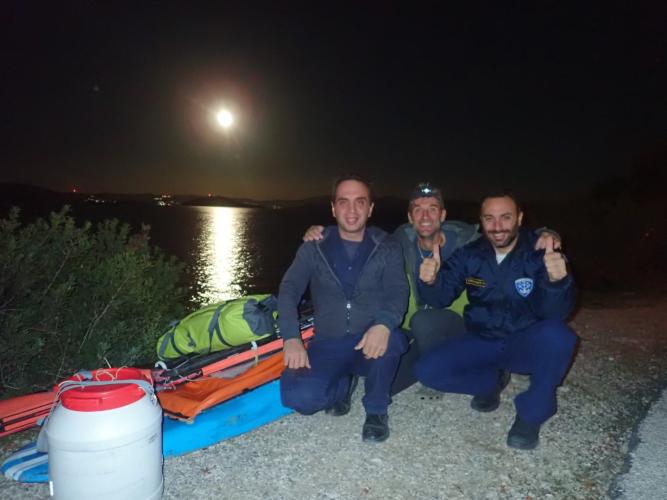 nice moon for paddling, but Hellenic navy offered a lift back to here... 