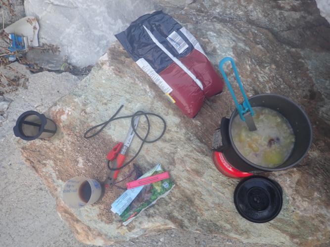 camp breakfast: porridege with apple and sultanas, and - of course - coffee