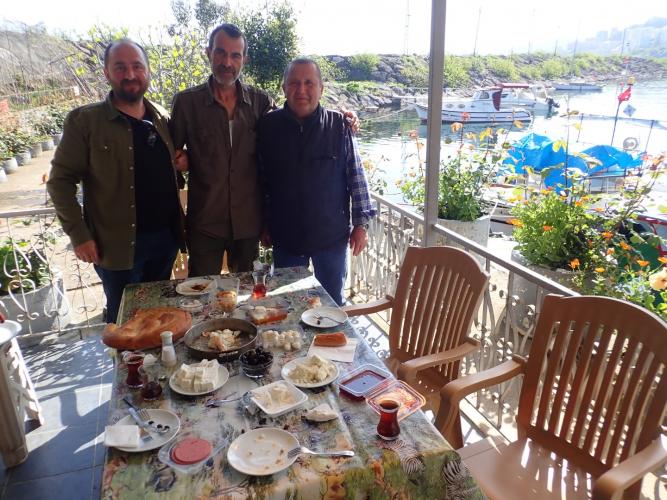 Mikrat (the garden creator, middle) and Ali Iksan (left) from the port cooperative, Giresun