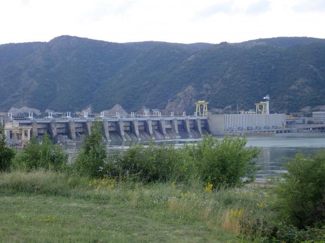 hydro dam border crossing from Serbia to Romania